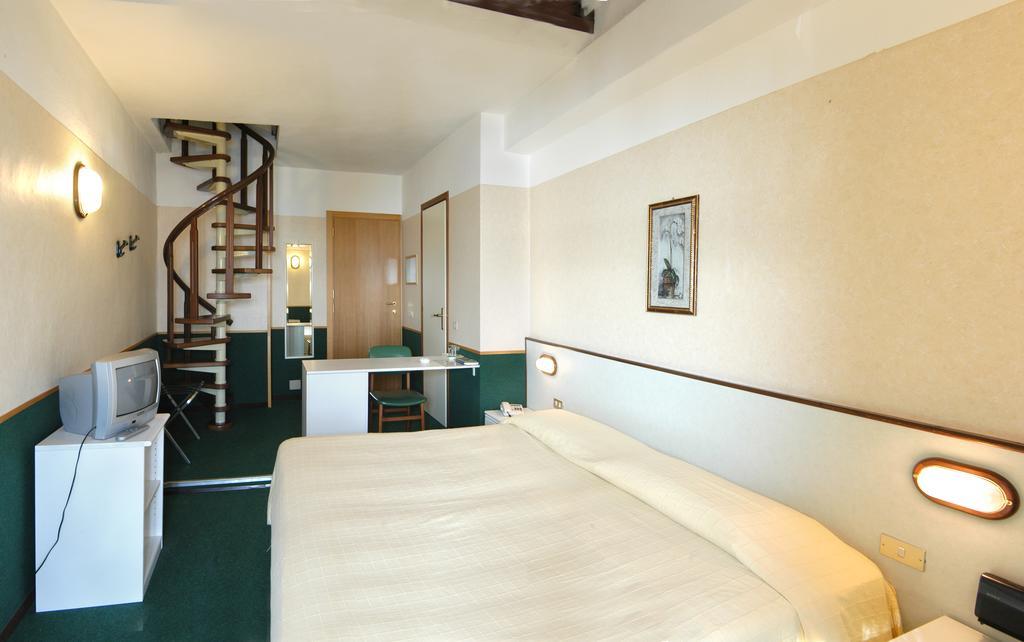 Hotel Eden バヴェーノ エクステリア 写真
